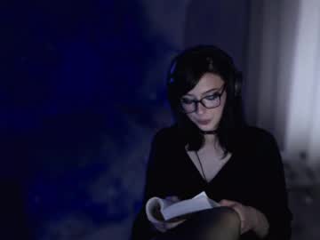luna dark1