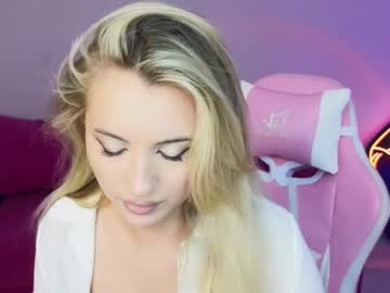 valeriesteele
